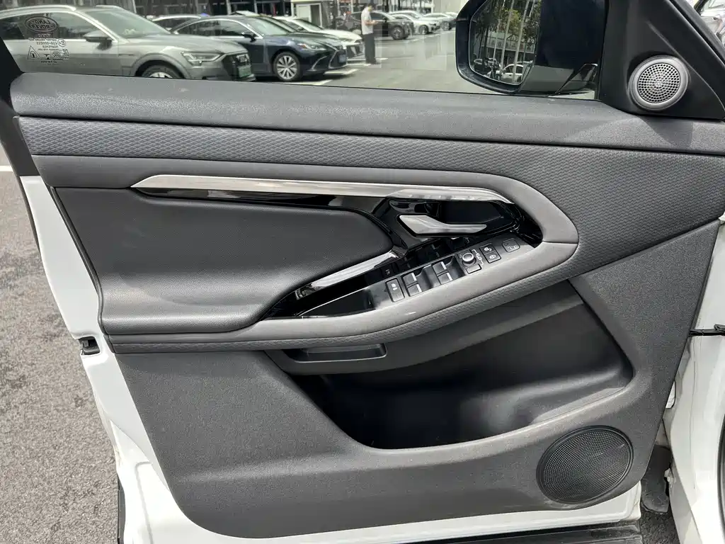 Land Rover Evoque 2021 — фото 14