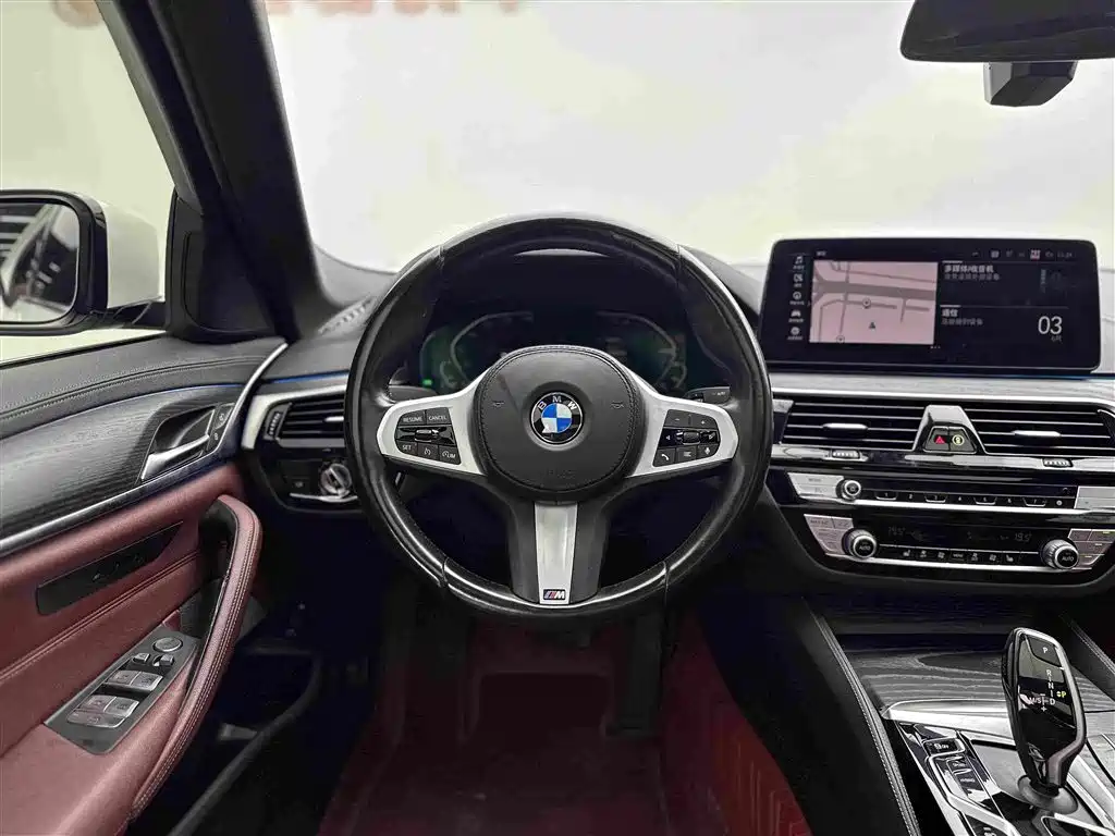 BMW 5 Series New Energy 2021 — фото 9
