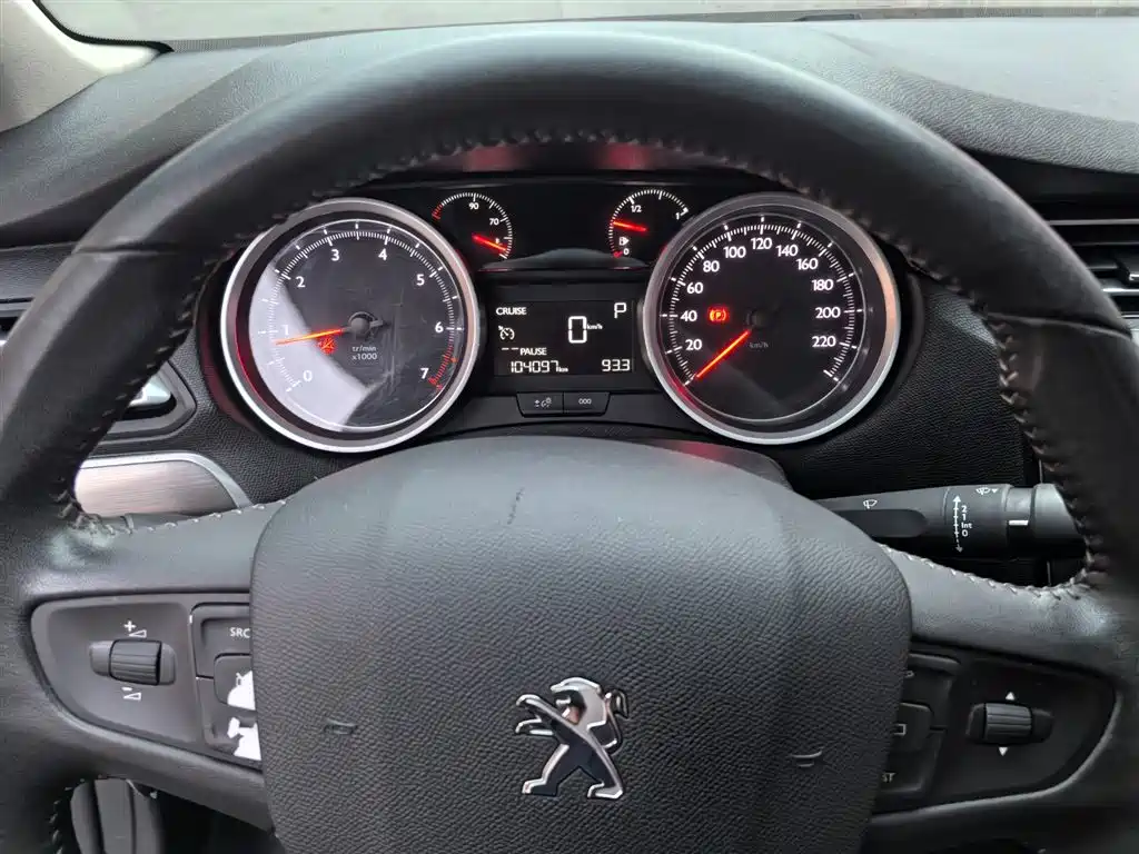 Peugeot 408 2015 — фото 13