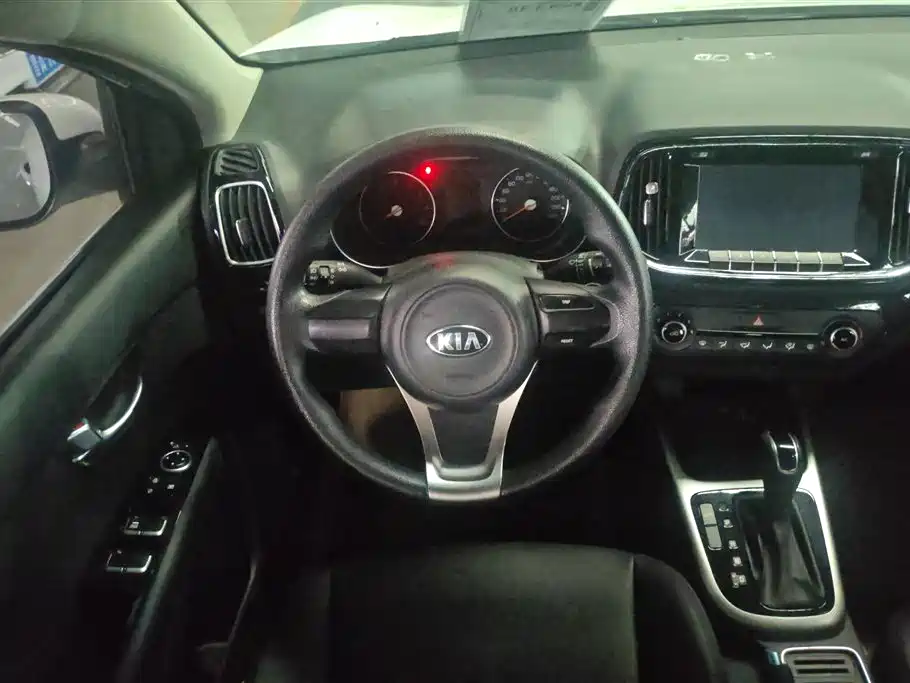 Kia KX3 2017 — фото 15