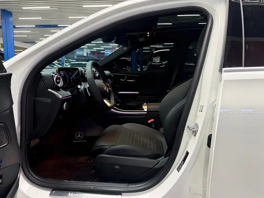 Mercedes-Benz C-Class 2025