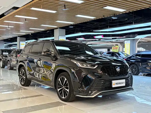 Toyota Crown Kluger 2023