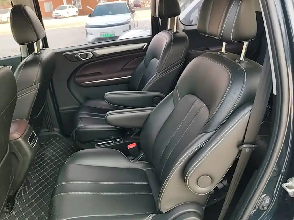 GAC Trumpchi M6 2022 — фото 17