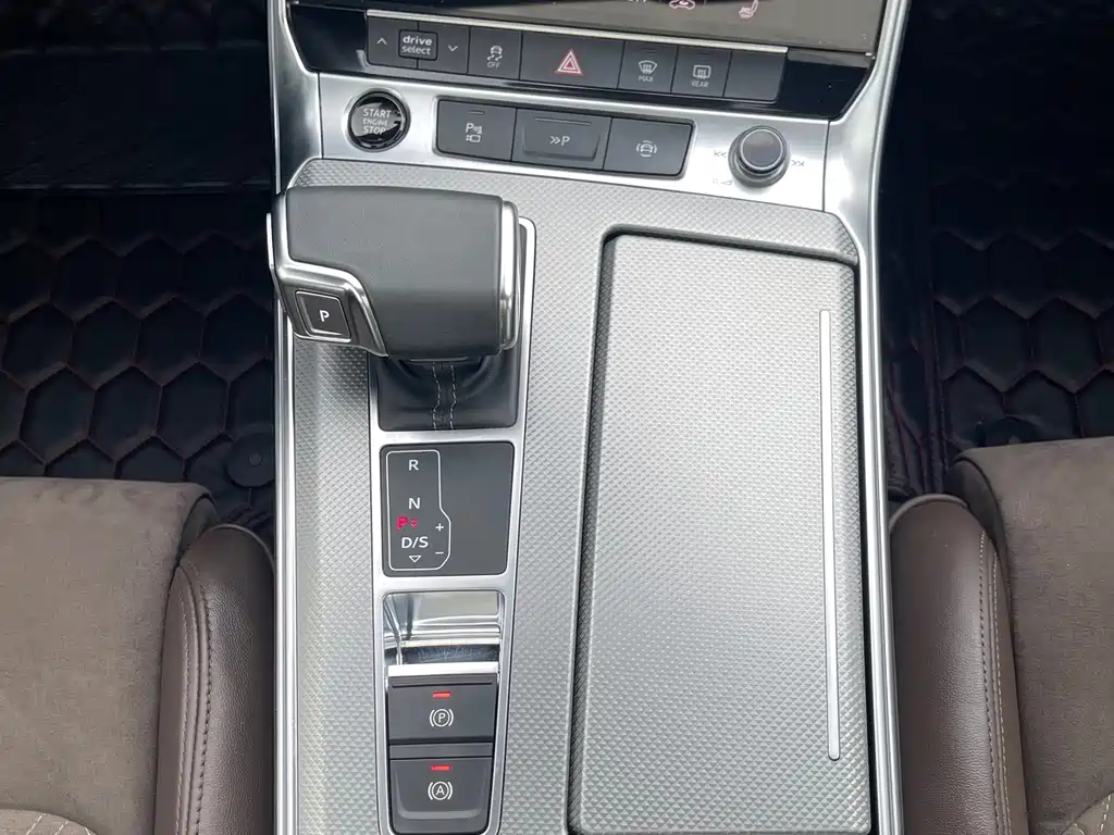 Audi A7L 2023 — фото 12