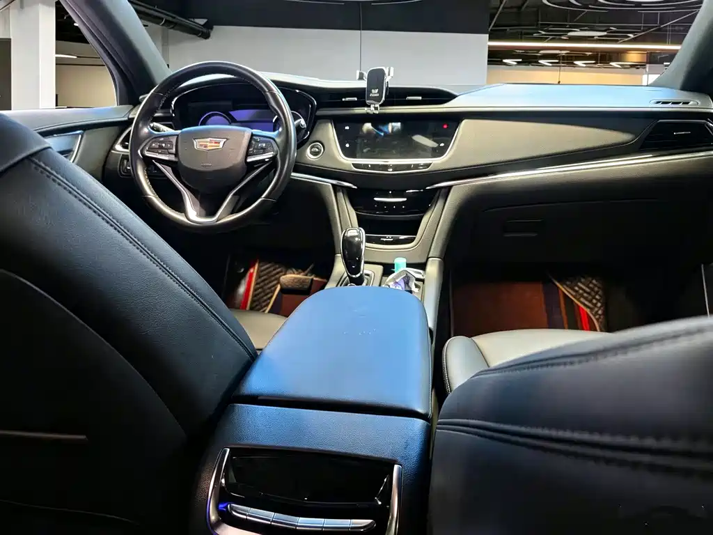 Cadillac XT6 2020 — фото 6