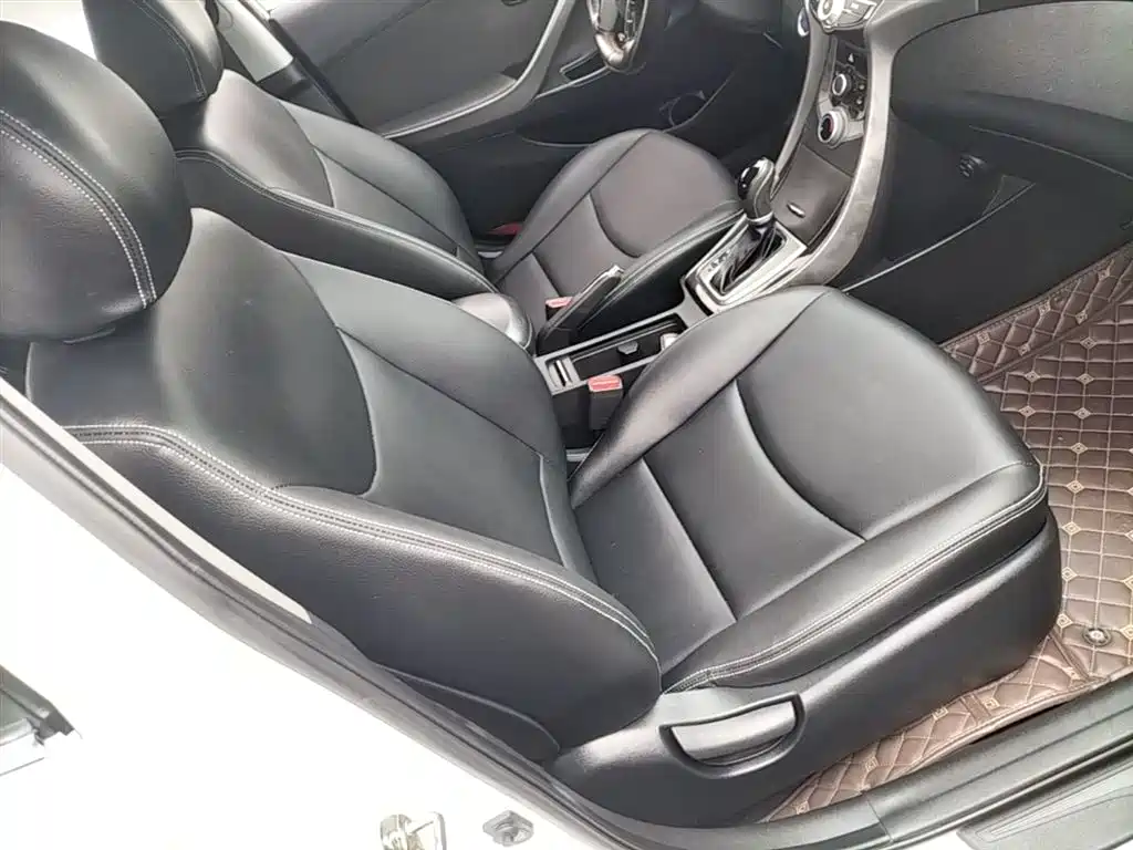 Hyundai Elantra Langdong 2015 — фото 25