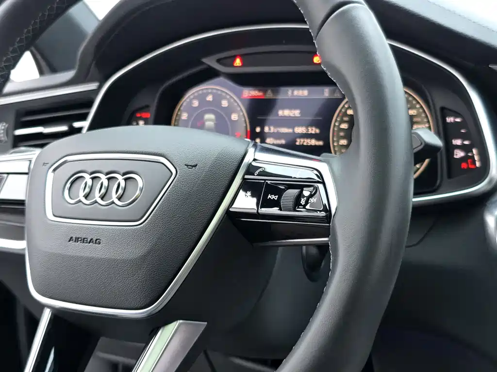Audi A6L 2022