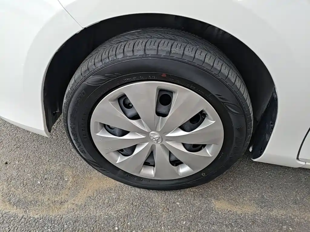 Toyota Yaris L 2020 — фото 23