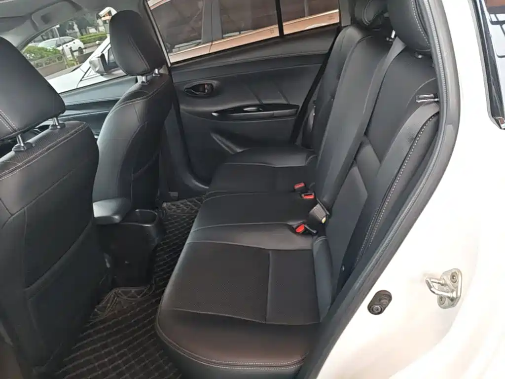 Toyota Yaris L 2020 — фото 17