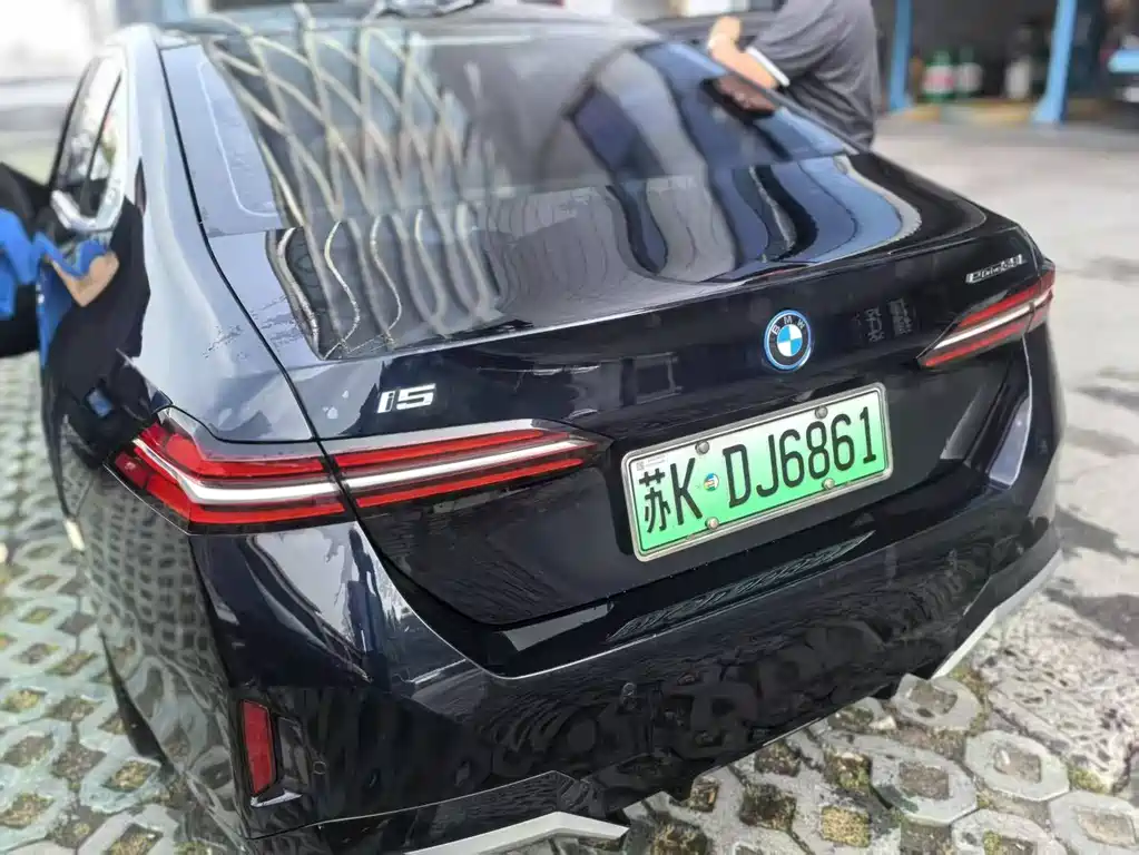 BMW i5 2025 — фото 2