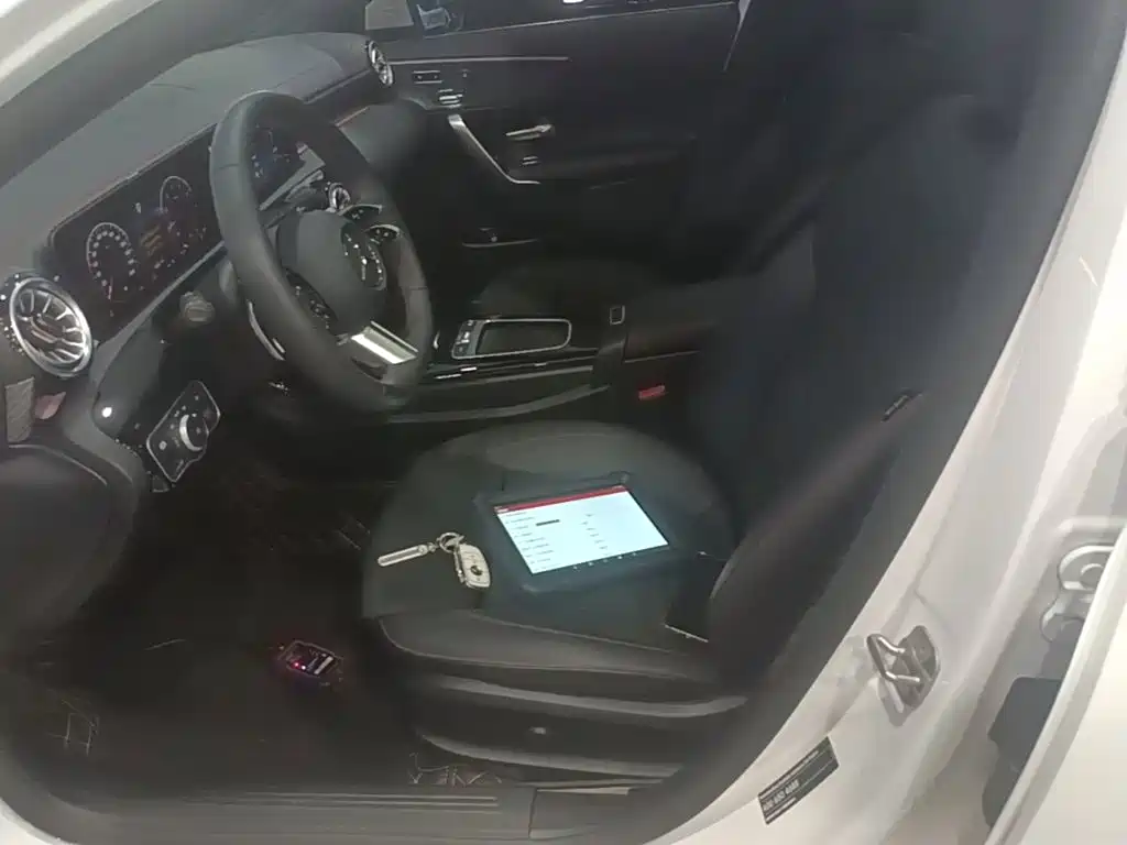 Mercedes-Benz A-Class 2025 — фото 15