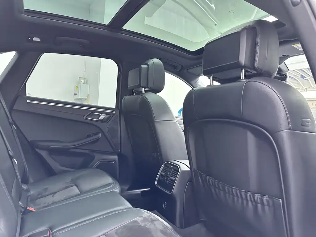 Porsche Macan 2020 — фото 13