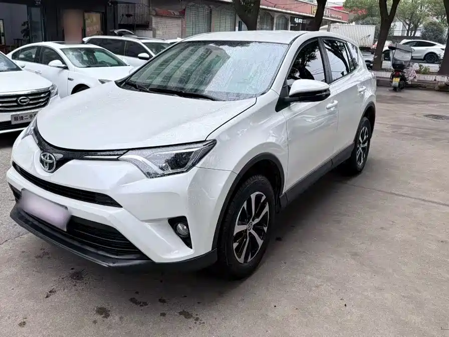 Toyota RAV4 2019 — фото 2