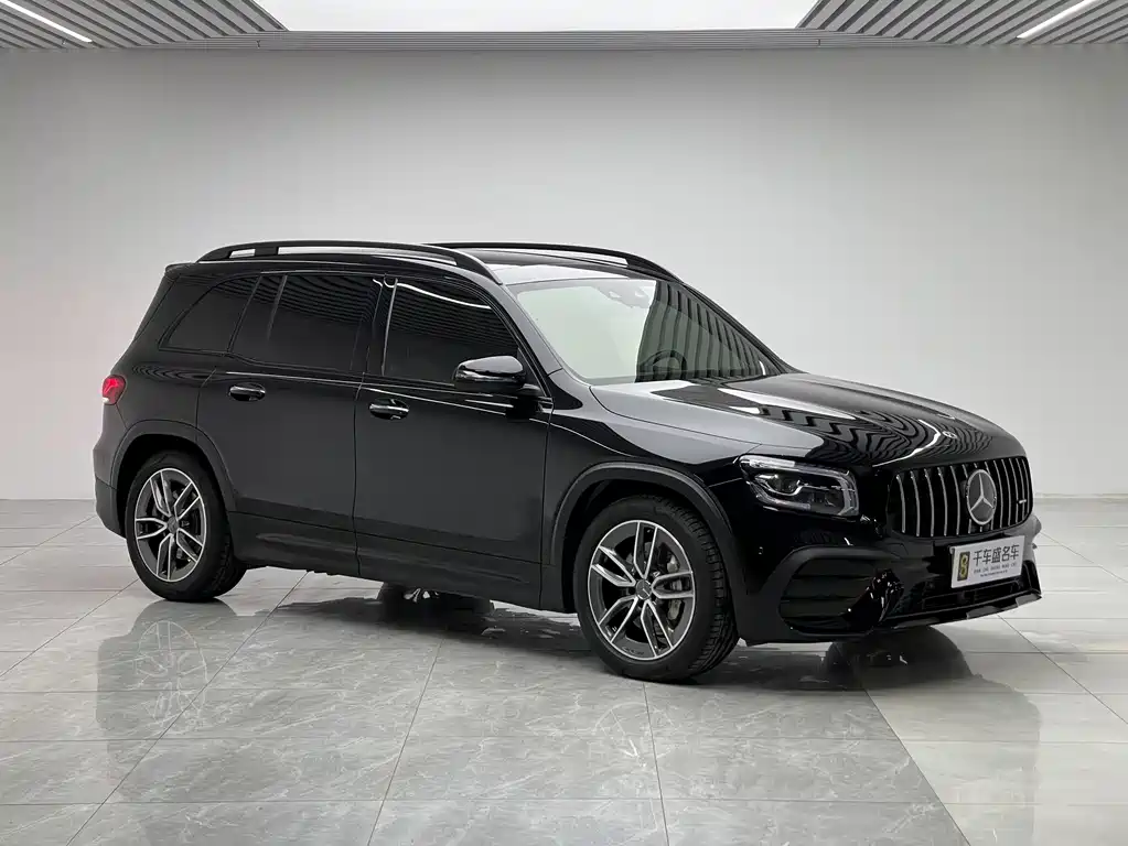 Mercedes-Benz GLB AMG 2022 — фото 3