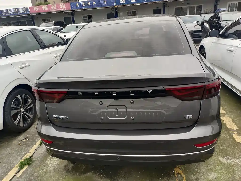 Geely Emgrand 2023 — фото 15