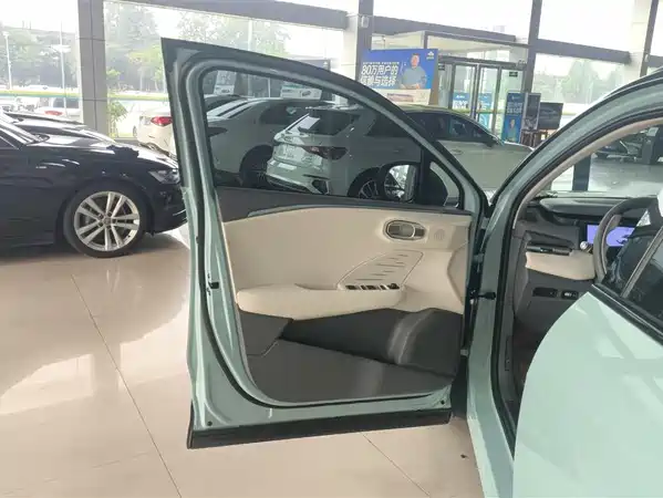 Lynk & Co 06 EM-P 2024