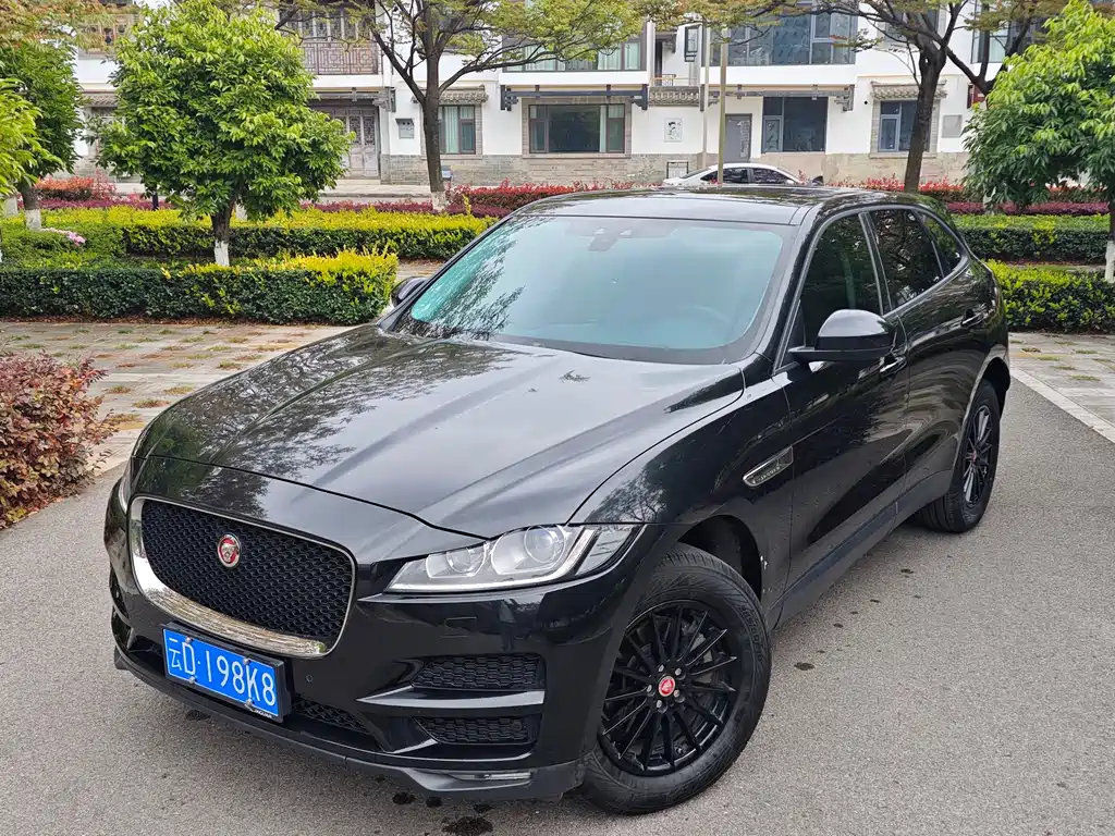 Jaguar F-PACE 2017 — фото 1