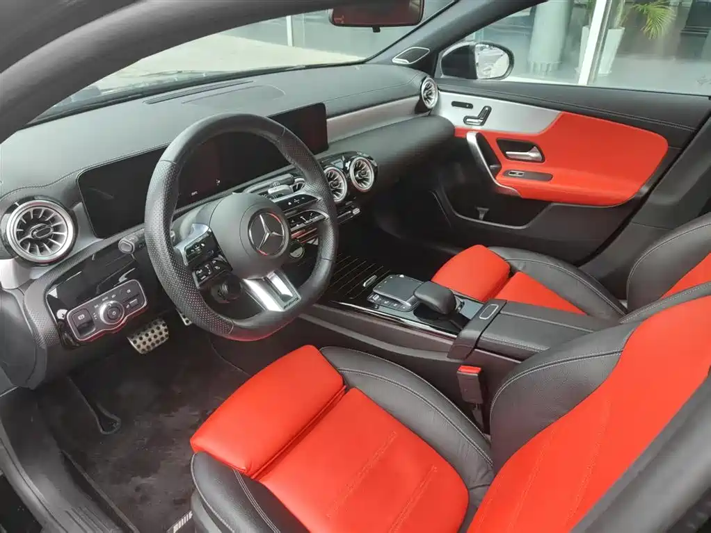 Mercedes-Benz A-Class AMG 2024 — фото 9