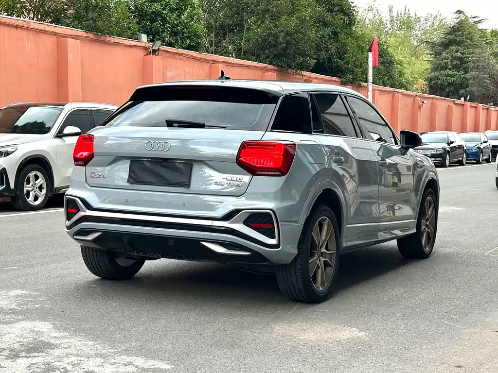 Audi Q2L 2022