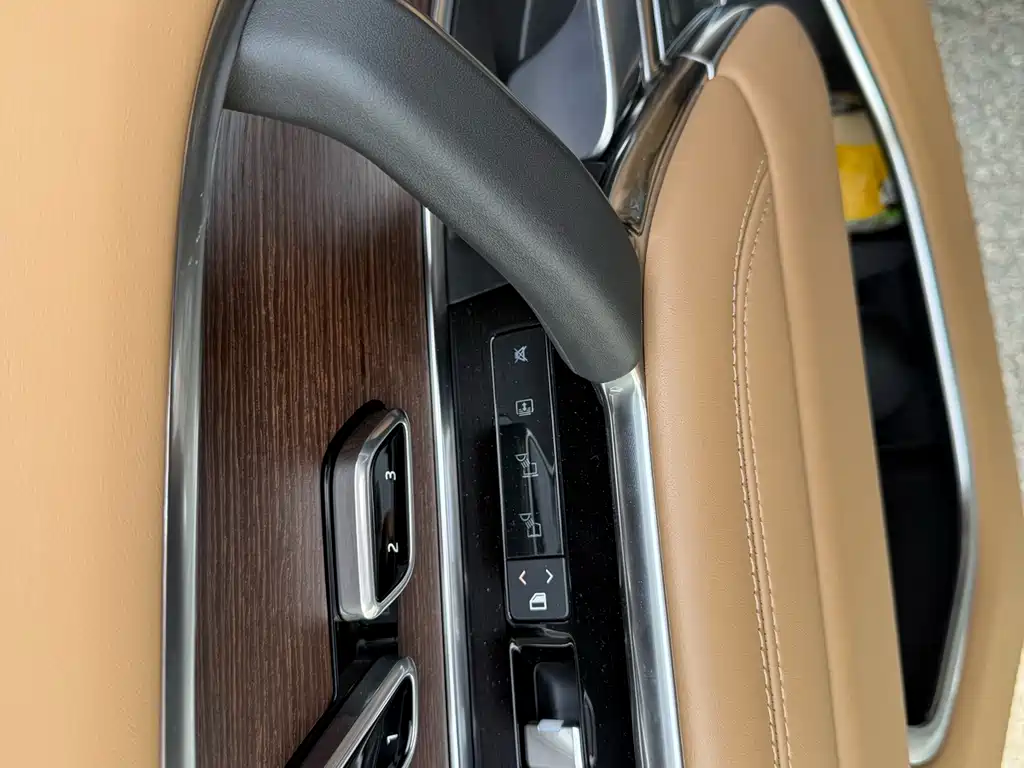 Land Rover Range Rover 2024 — фото 16