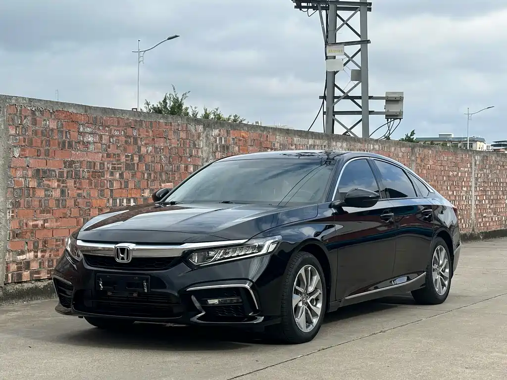 Honda Inspire 2021 — фото 1