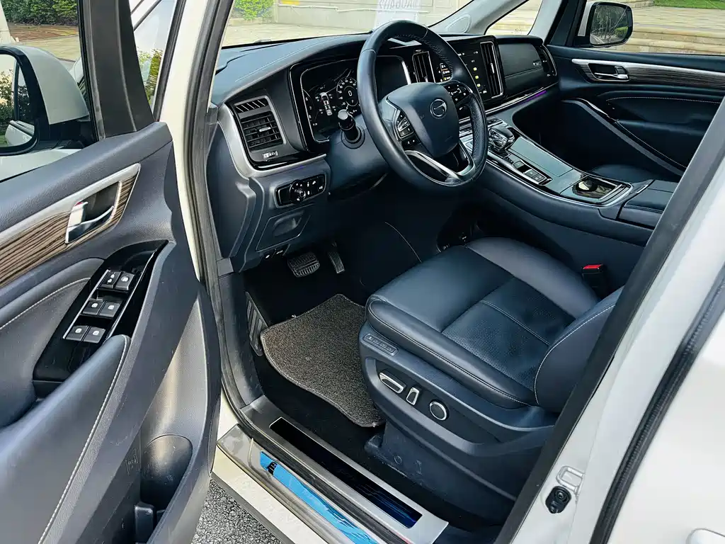 GAC Motor Trumpchi M8 2021 — фото 7