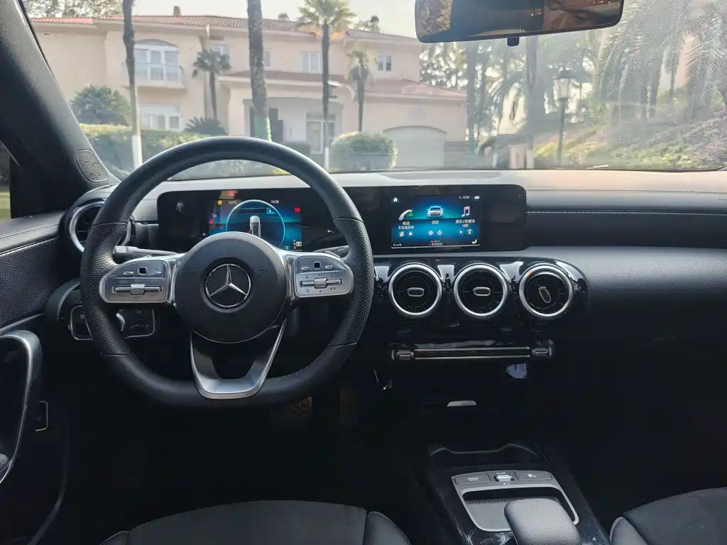Mercedes-Benz A-Class 2019 — фото 14