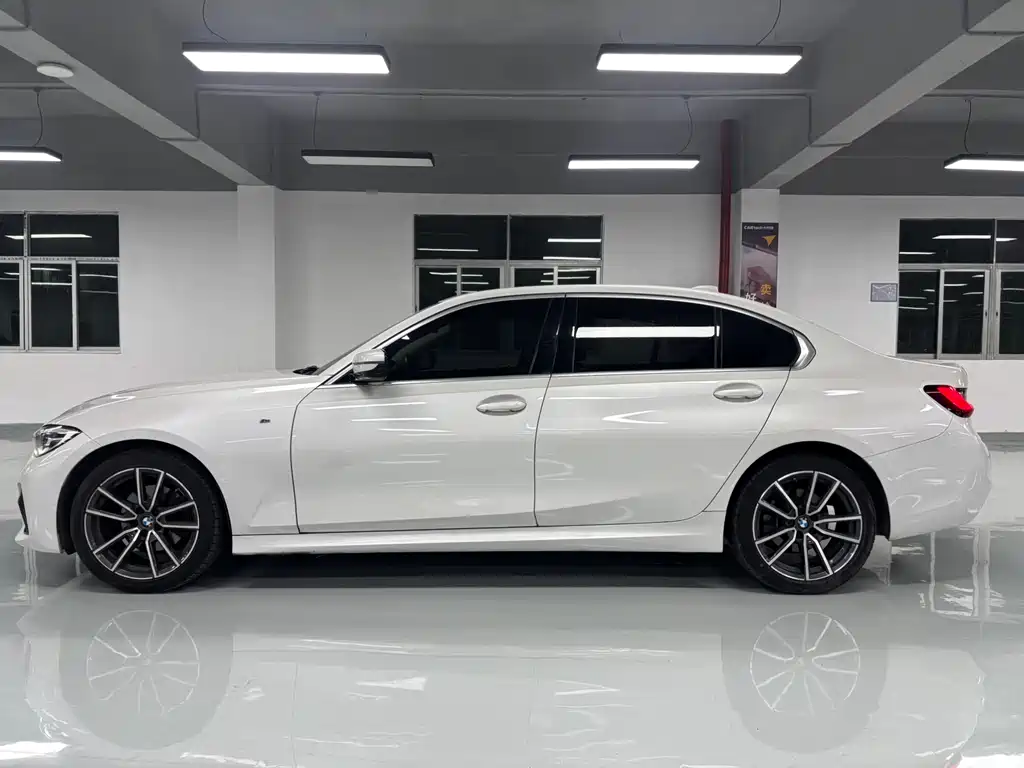 BMW 3 Series 2022 — фото 14