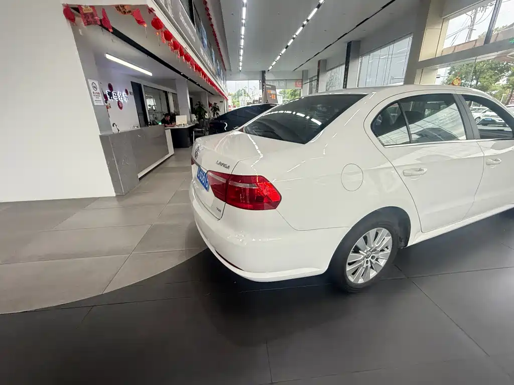 Volkswagen Lavida 2014
