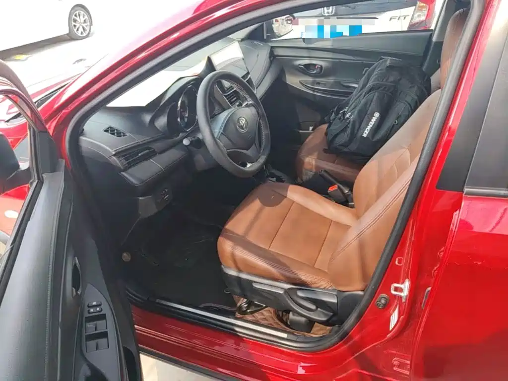 Toyota Yaris L 2020 — фото 15