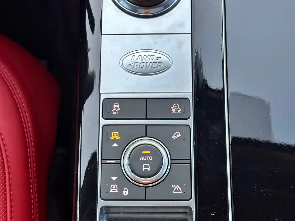 Land Rover Range Rover 2022 — фото 30