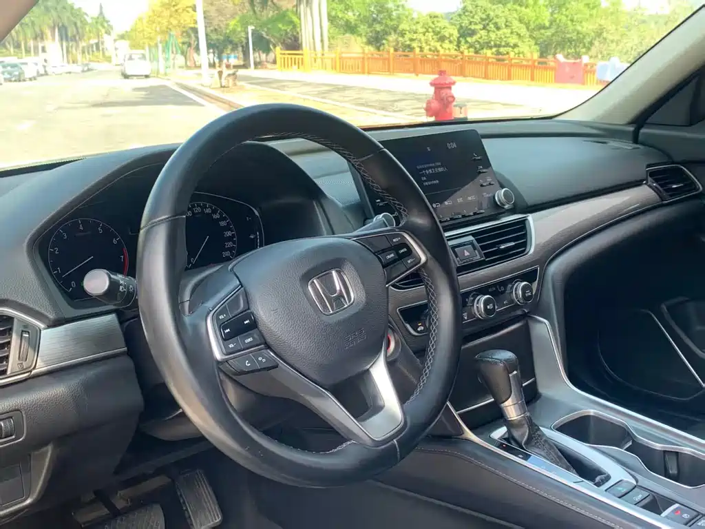 Honda Accord 2019 — фото 9