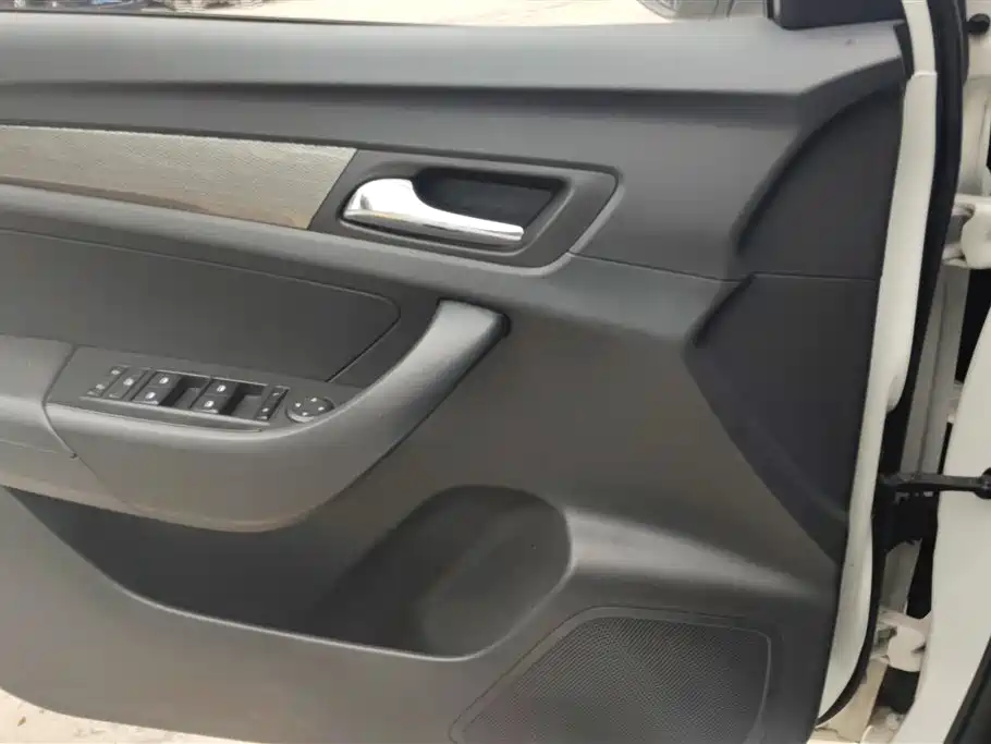 Roewe 360 2017