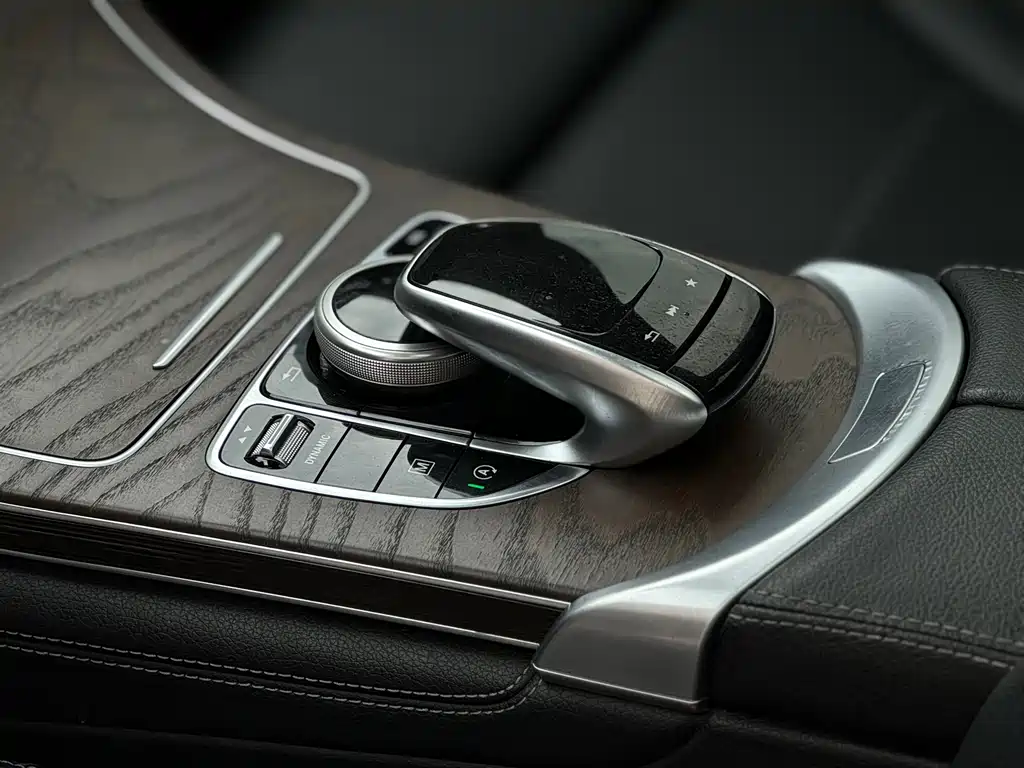 Mercedes-Benz GLC 2016 — фото 15