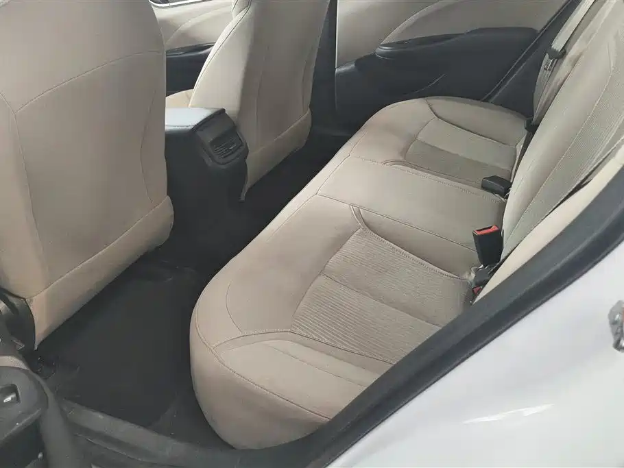 Buick Excelle 2017 — фото 11