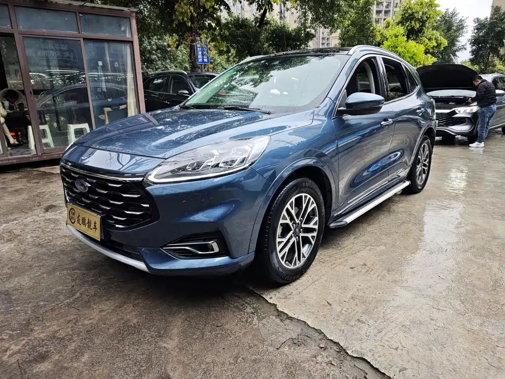 Ford Escape 2020 — фото 1