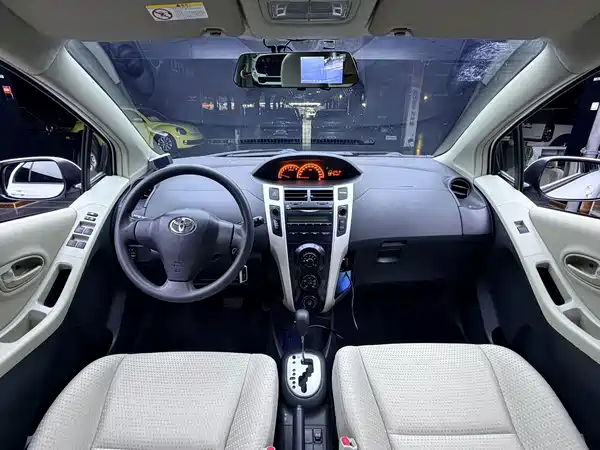 Toyota Yaris 2011
