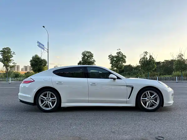 Porsche Panamera 2012