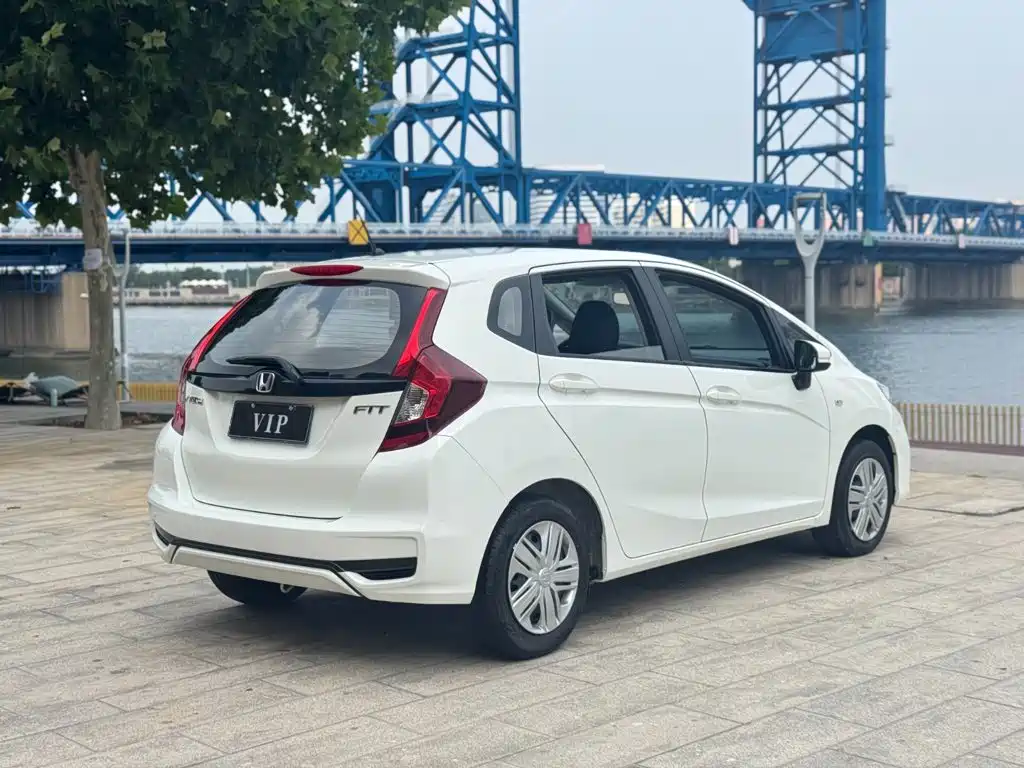 Honda Fit 2018 — фото 9