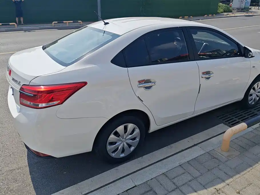 Toyota Yaris L 2019