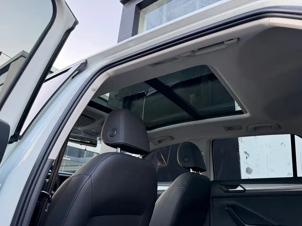 Volkswagen T-Roc 2022 — фото 11