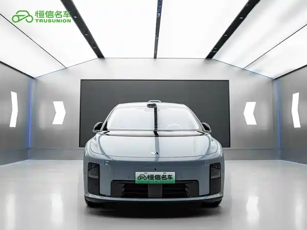 Li Auto i8 2025
