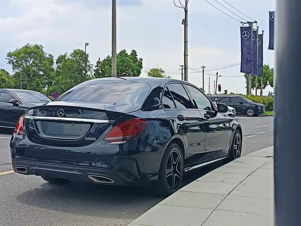 Mercedes-Benz C-Class 2021