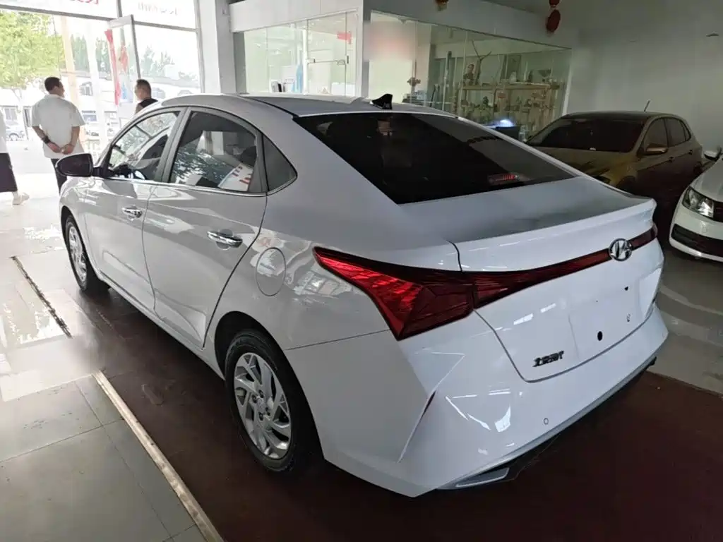 Hyundai Verna 2020 — фото 23