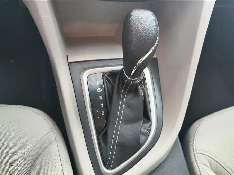 Buick Excelle 2017 — фото 16