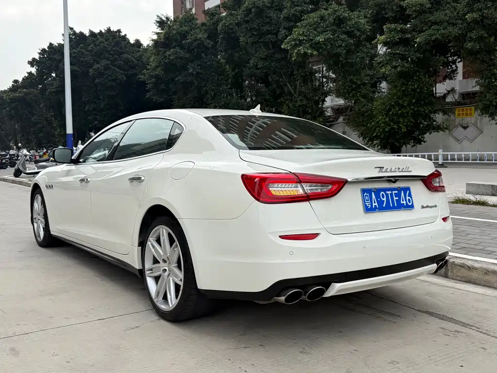 Maserati Quattroporte 2014 — фото 11