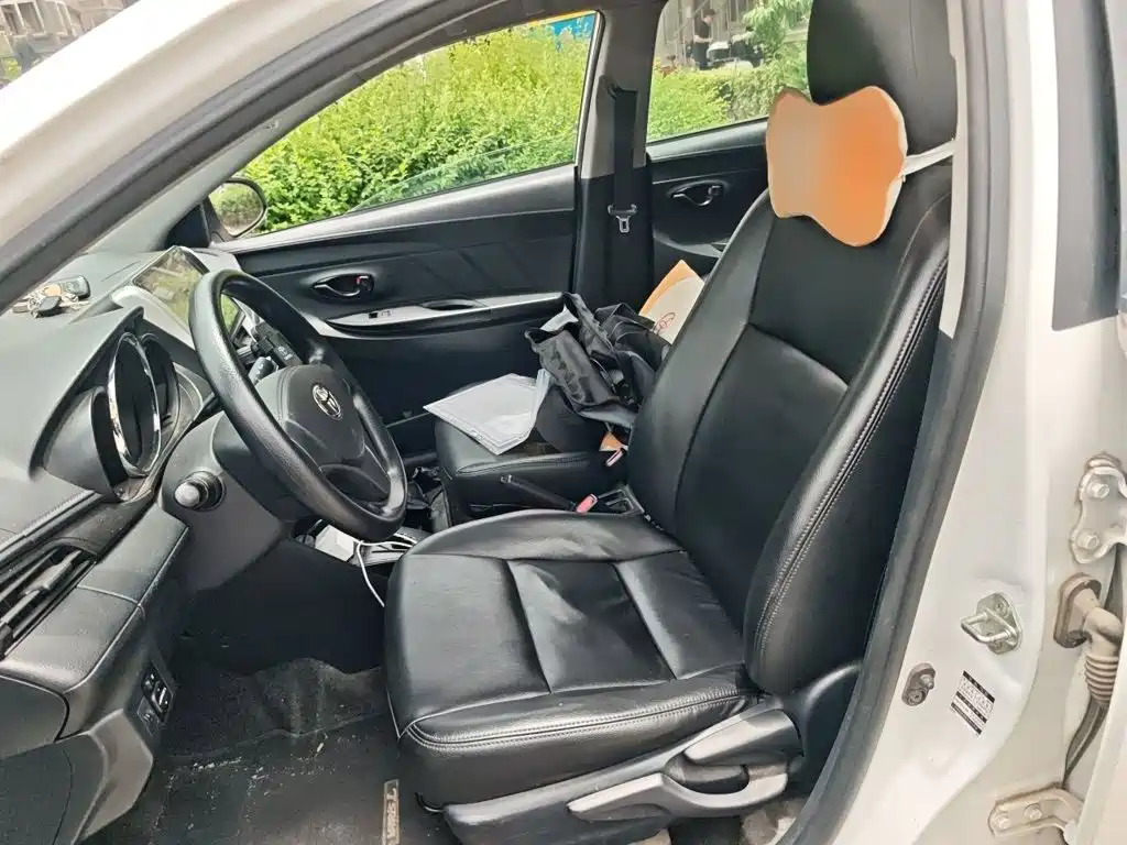 Toyota Yaris L 2019 — фото 8
