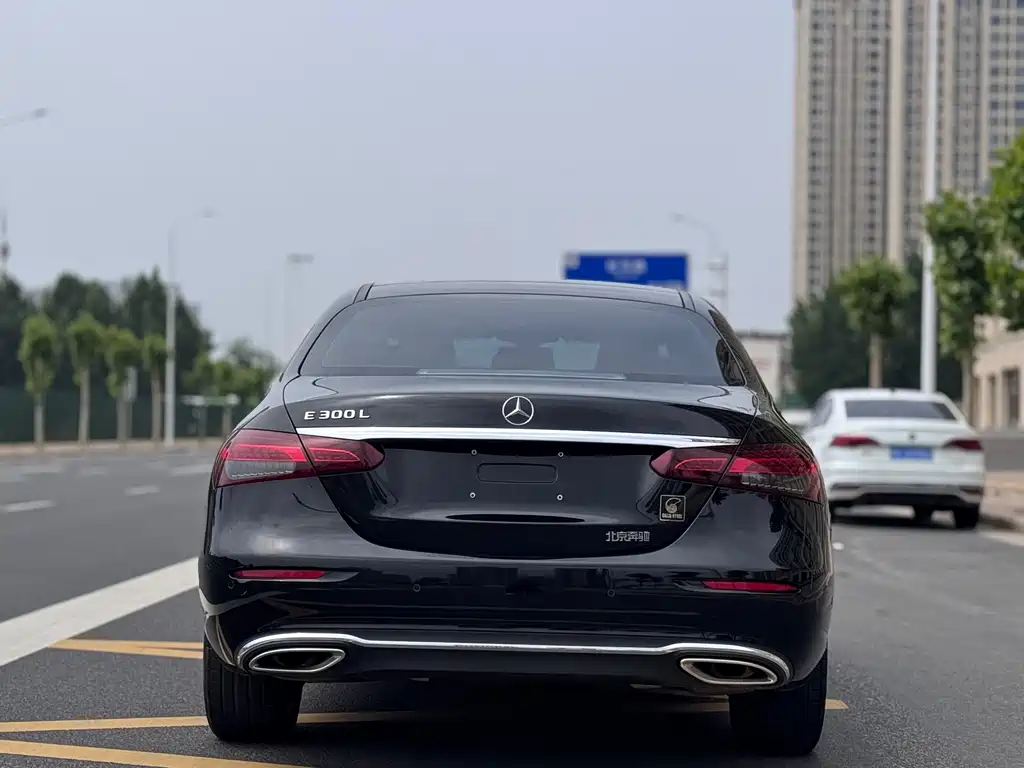 Mercedes-Benz E-Class 2021 — фото 21