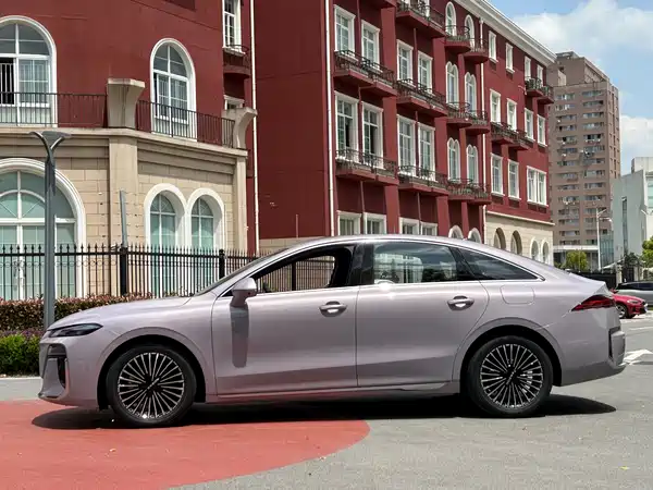 Roewe M7 DMH 2025