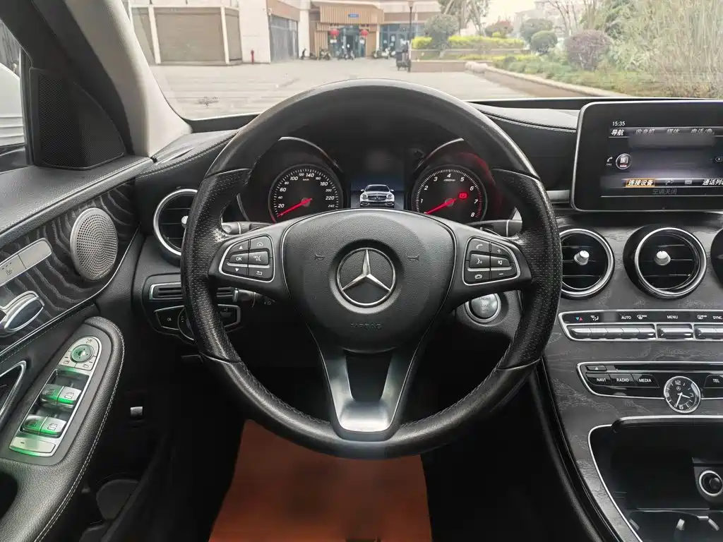 Mercedes-Benz C-Class 2018 — фото 18